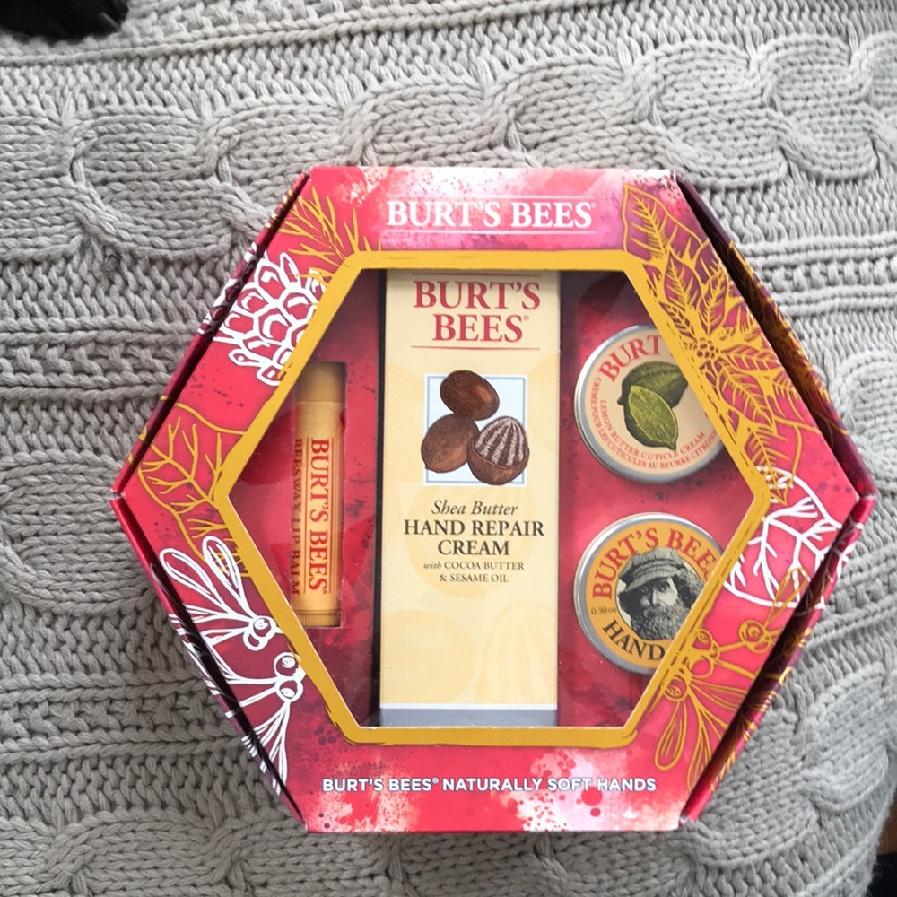 BURTS BEES Bundle Package